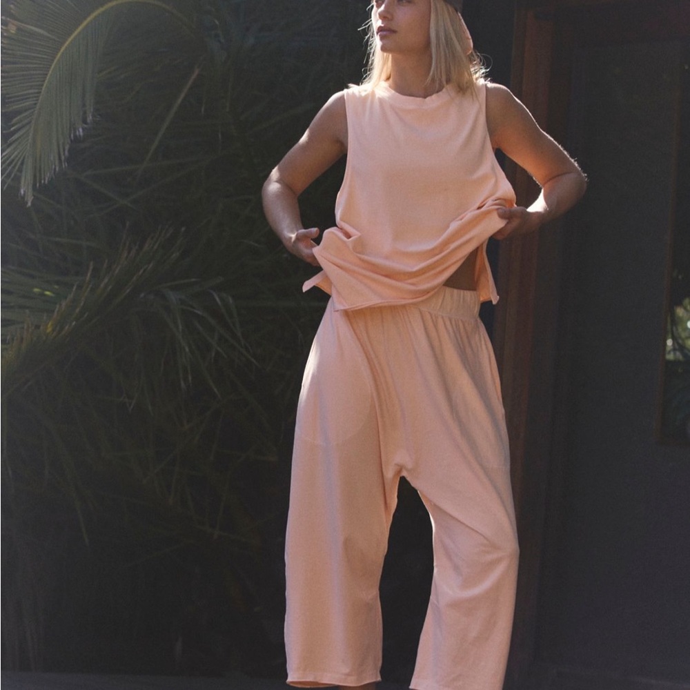 free people relaxed set  size small ( oversized)red - Picture 7 of 8